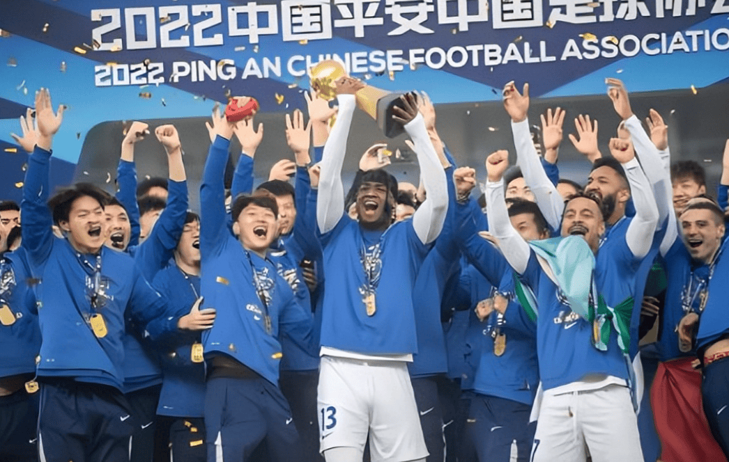开云体育登录-关于转折点！武汉三镇官宣签约，中超今晨攻防权衡，更衣室稳定，纪律约束更严格的信息